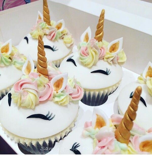 unicorn cupcakes.jpg